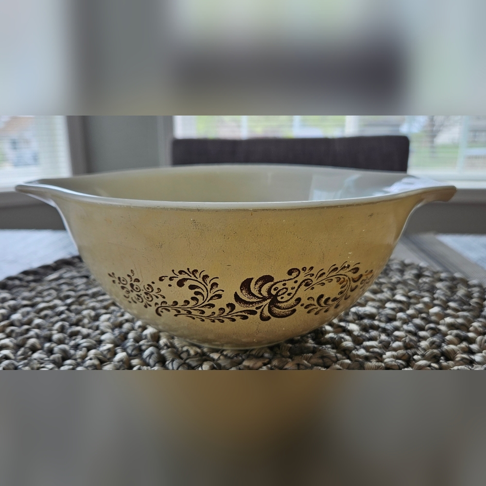 Vintage Pyrex Mixing Bowl